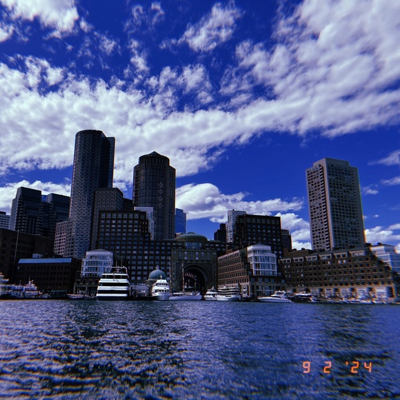 Meet your Posher, Lauren - Picture 3 of 6